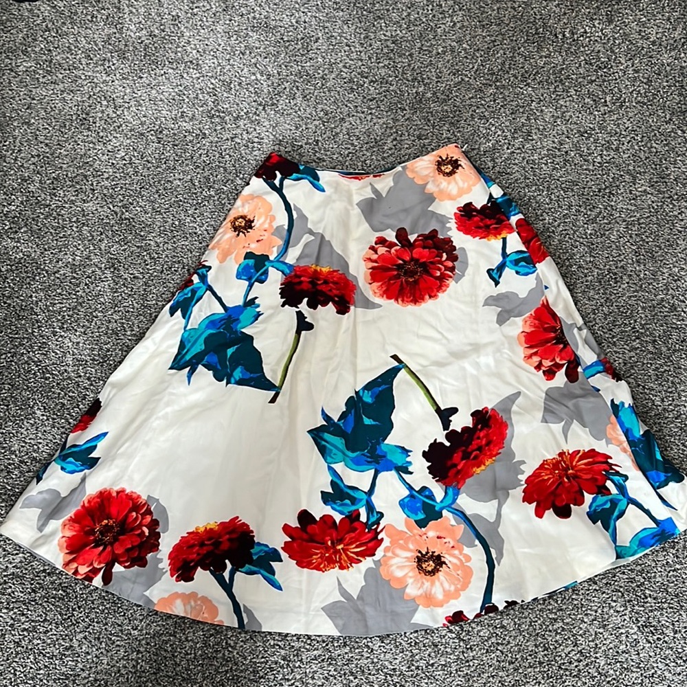 Banana Republic Skirt — Size 0 — A line